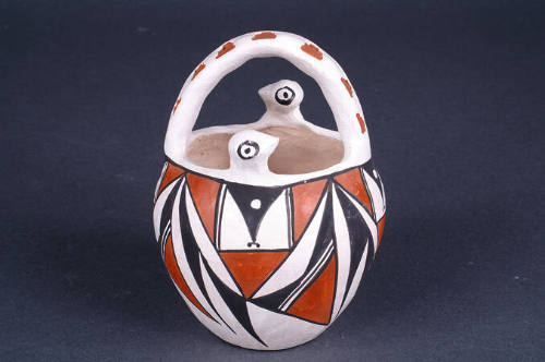 Acoma Bird Pot with Handle