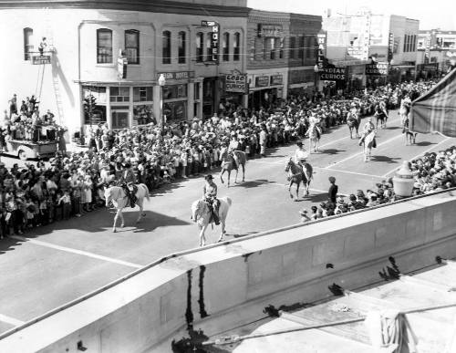 Rooftop view of the Bernalillo County Riding Club in the State Fair Parade