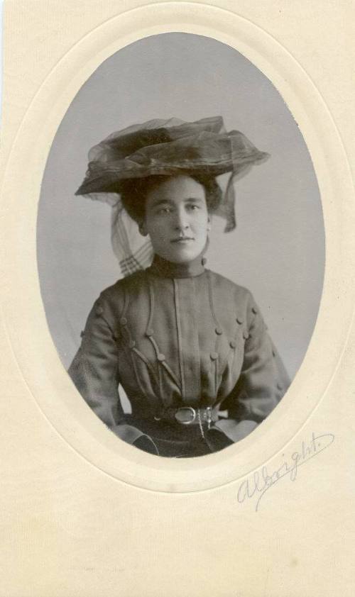 Portrait of an unidentified woman in a large hat