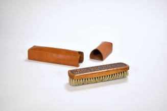 Bristle Brush in Leather Case